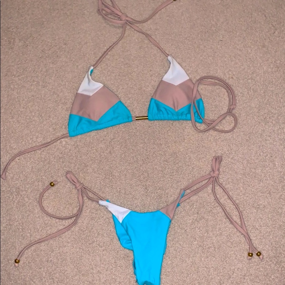 HALTER SKIMPY BIKINI